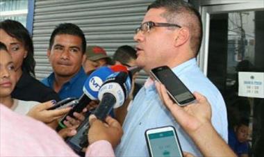 /vidasocial/destituido-del-cargo-inspector-de-transito-que-solicita-dinero-a-cambio-de-no-multar-a-infractor/51740.html