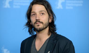 /vidasocial/diego-luna-alienta-a-colaborar-con-damnificados-en-mexico/64722.html