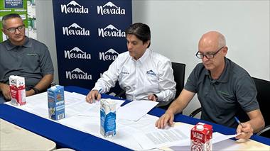 /vidasocial/productos-nevada-y-disagro-firman-alianza-para-impulsar-el-crecimiento-de-la-produccion-de-leche-grado-a-en-panama/104034.html