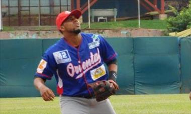 /deportes/eduardo-thomas-firmo-con-tiburones-de-granada/35794.html