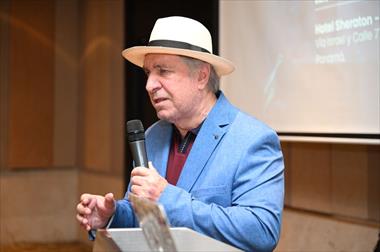 /vidasocial/elibro-la-alejandria-moderna-en-la-educacion-de-la-mano-de-un-visionario/105514.html