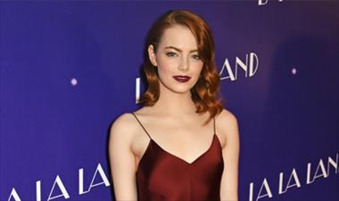 /spotfashion/emma-stone-y-su-slip-dress-en-la-premiere-de-la-la-land/39625.html