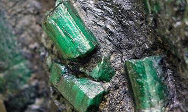 /vidasocial/hallan-una-esmeralda-gigante-de-300-millones-de-dolares-en-brasil/54542.html