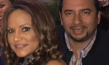 /vidasocial/por-esta-razon-el-esposo-de-sandra-sandoval-andaba-azaraito-/47974.html