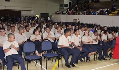 /vidasocial/estudiantes-de-la-eve-participan-en-acto-de-promocion-2017/71776.html