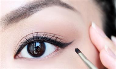 /spotfashion/este-es-el-eyeliner-definitivo-para-sobrevivir-a-las-altas-temperaturas-del-verano/60077.html