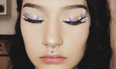 /spotfashion/eyeliner-de-flores-el-makeup-mas-dificil-de-lograr/48456.html