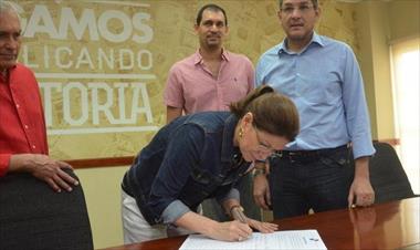 /vidasocial/diputada-independiente-firma-la-declaracion-por-panama-/58238.html