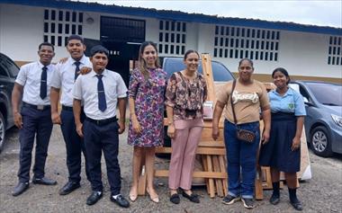 /vidasocial/fundacion-aes-panama-entrega-mobiliario-y-equipamiento-a-17-escuelas-de-chepo-y-bayano-para-fortalecer-su-gestion-educativa/106995.html