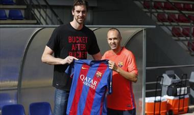 /deportes/pau-gasol-visito-entrenamiento-del-barcelona/33273.html