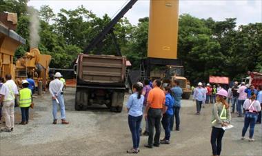 /vidasocial/mop-y-spia-realizan-gira-de-trabajo-en-la-carretera-agua-fria-santa-fe-yaviza/59451.html