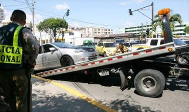 /vidasocial/gruas-removeran-autos-mal-estacionados-en-el-rommel/20487.html