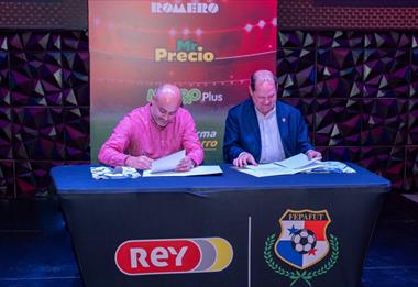 /deportes/grupo-rey-renueva-su-compromiso-con-el-futbol-panameno-por-6to-ano-consecutivo/104748.html