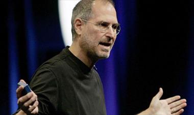 /zonadigital/hija-de-steve-jobs-se-descarga-contra-el-me-dijo-que-apestaba-a-retrete-/81225.html