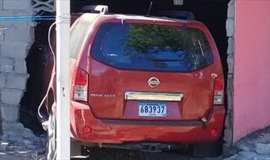 /vidasocial/pierde-el-control-de-volante-e-impacta-contra-vivienda/43899.html