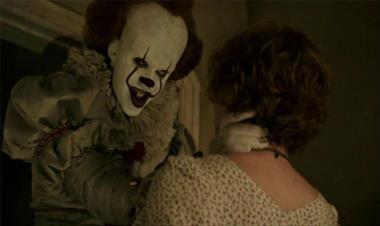 /cine/bill-skarsg-rd-dice-sentirse-raro-al-grabar-con-adultos-en-it-2-/79418.html