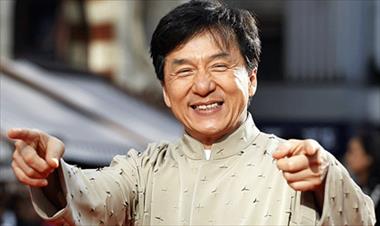 /cine/jackie-chan-recibe-sorpresa-de-sus-dobles-de-accion/41501.html