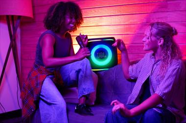/zonadigital/jbl-integra-inteligencia-artificial-a-su-linea-partybox-para-la-fiesta-del-futbol-mas-esperada-del-verano/107067.html