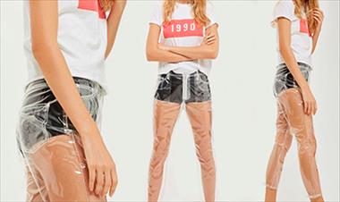 /spotfashion/la-moda-de-los-jeans-plasticos-transparentes/49392.html