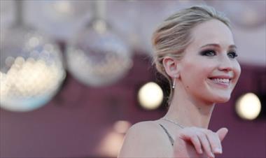 /spotfashion/jennifer-lawrence-vuelve-a-triunfar-con-dior-en-venecia/63161.html