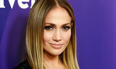 /vidasocial/-jennifer-lopez-se-hizo-aumento-de-pechos-o-esta-embarazada-/59648.html