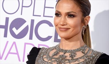 /vidasocial/critican-a-jennifer-lopez-por-fotografia-en-bikini/57621.html