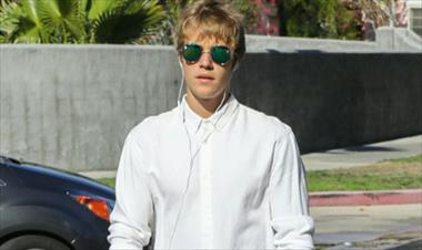 /vidasocial/justin-bieber-reparte-abrazos-cuando-se-pasa-de-copas/52908.html