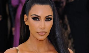 /spotfashion/kim-kardashian-tambien-tiene-un-cutis-imperfecto/85920.html