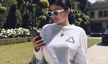 /vidasocial/kylie-jenner-llego-a-peru-directo-al-hospital/50871.html