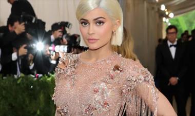 /vidasocial/kylie-jenner-y-otras-celebridades-rompieron-las-reglas-de-la-gala-del-met/49959.html