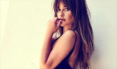 /vidasocial/lea-michele-se-desnuda-en-la-cama-para-instagram/53664.html