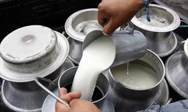 /vidasocial/aunque-la-leche-cruda-puede-prevenir-el-asma-y-las-alergias-es-segura-/64333.html