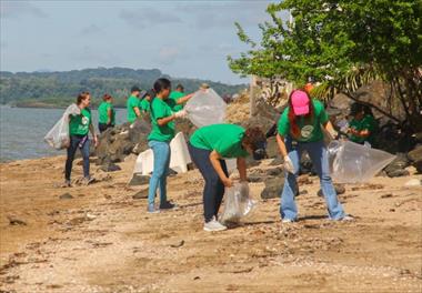 /vidasocial/por-el-dia-mundial-de-los-oceanos-empresas-realizaran-una-limpieza-de-playas-en-veracruz/92599.html