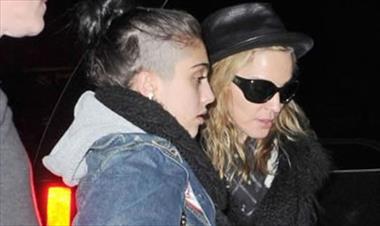 /spotfashion/hija-de-madonna-cambia-de-look-rapando-su-cabello/13386.html