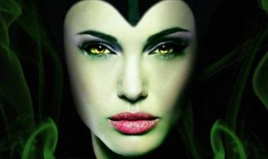 /cine/primer-cartel-de-malefica-con-angelina-jolie/21661.html