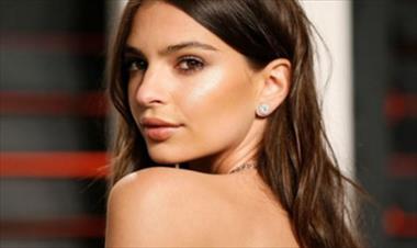 /spotfashion/-industria-de-la-moda-rechaza-a-emily-ratajkowski-por-tener-senos-grandes-/56415.html