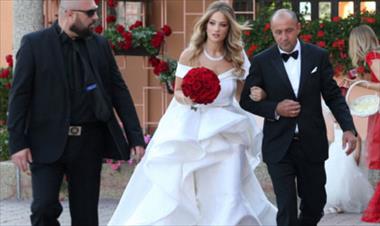 /spotfashion/-los-looks-de-las-novias-6-reconocidos-futbolistas-se-casaron-este-fin-de-semana/54819.html