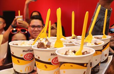 /vidasocial/nestle-y-mcdonald-s-presentan-el-nuevo-mcflurry-con-kitkat/104908.html