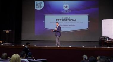 /vidasocial/meliton-arrocha-llamo-a-la-unidad-nacional-para-fortalecer-la-democracia-en-un-encuentro-con-el-rotary-club/104711.html