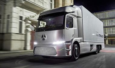/zonadigital/mercedes-benz-se-suma-a-la-tendencia-de-vehiculos-electricos-con-su-urban-etrcuk-/42440.html