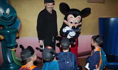 /vidasocial/miguel-bose-por-primera-vez-junto-a-sus-hijos/48521.html
