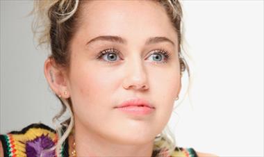 /vidasocial/miley-cyrus-quiere-que-las-personas-vean-y-comprenda-de-otra-manera-la-sexualidad/64813.html