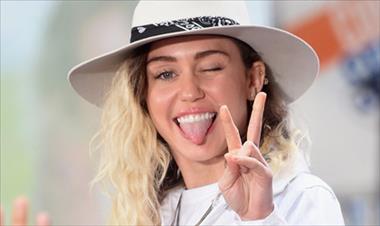 /vidasocial/miley-cyrus-explica-porque-es-tan-rara/55454.html