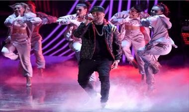 /musica/nicky-jam-paso-un-susto-durante-concierto/80449.html