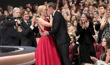 /cine/nicole-kidman-explica-su-beso-con-alexander-skarsg-rd-en-los-emmy-2017/67393.html