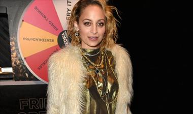 /vidasocial/nicole-richie-y-sus-peculiares-mascotas-los-pollos/49747.html