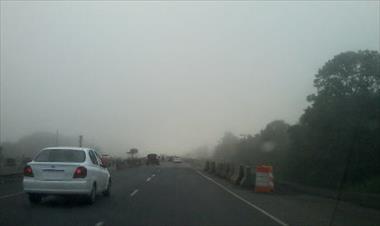 /vidasocial/espesa-niebla-dificulta-transito-en-autopista/16086.html