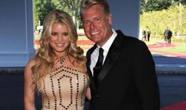 /vidasocial/padre-de-jessica-simpson-sale-del-closet/17200.html