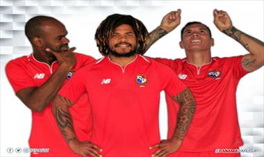 /vidasocial/panama-presenta-su-uniforme-para-rusia-2018/75621.html