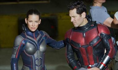 /cine/paul-rudd-muestra-el-nuevo-traje-de-ant-man-desde-el-rodaje-de-ant-man-and-the-wasp-/70181.html